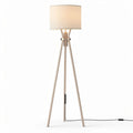 Vloerlamp van hout met een witte lampshade 30 x 30 x 150cm